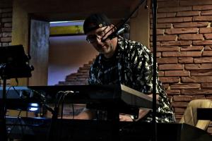 20250425 FOTO male LIVEband Retro Rock Pub MARTIN 06.JPG